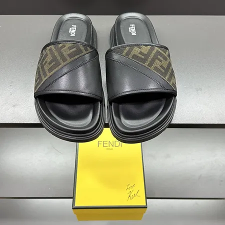 フェンディ スリッパ
