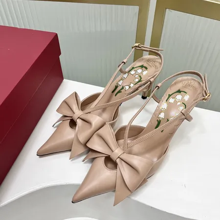 ヴァレンティノ サンダル