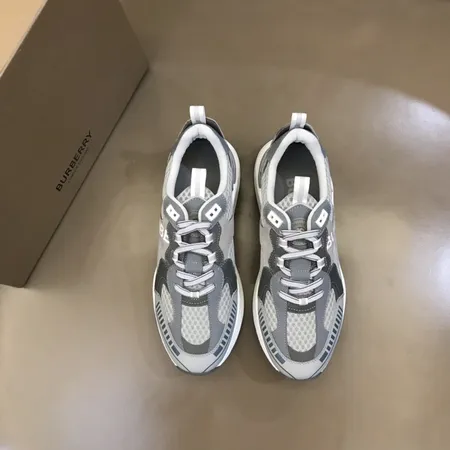 バーバリー ス スニーカー