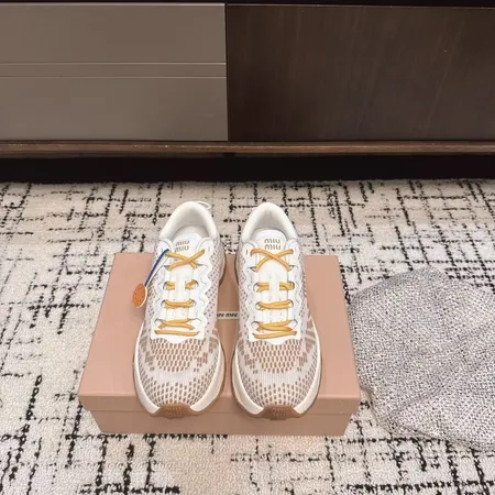 ミュウミュウ スニーカー