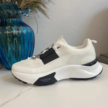 ヴァレンティノ スニーカー