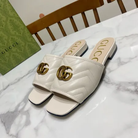グッチ スリッパ