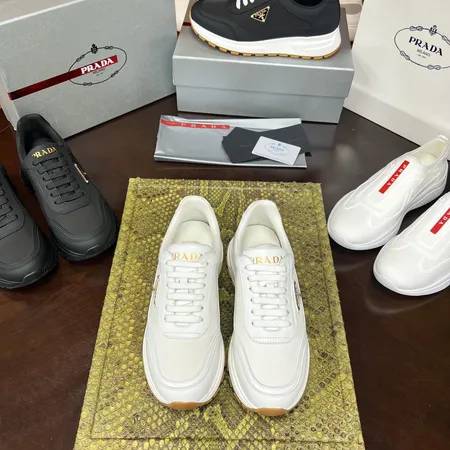 プラダ カジュアルシューズ