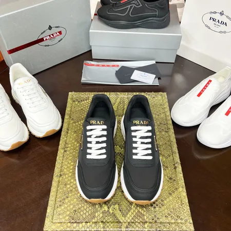 プラダ カジュアルシューズ
