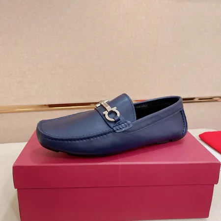 フェラガモ カジュアルシューズ