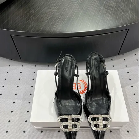 バレンシアガ サンダル