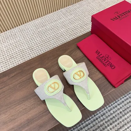 ヴァレンティノ スリッパ