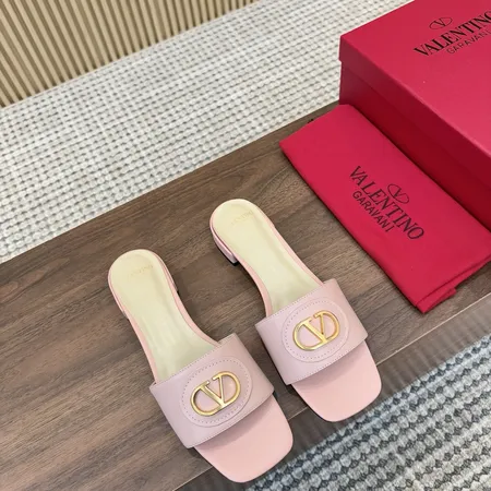 ヴァレンティノ スリッパ