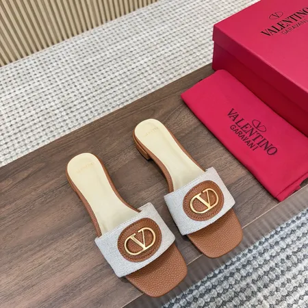 ヴァレンティノ スリッパ