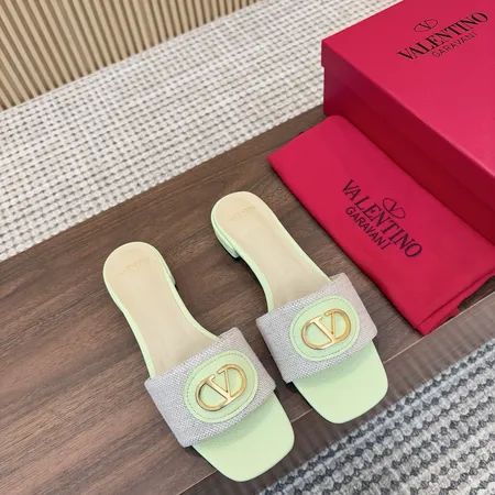 ヴァレンティノ スリッパ