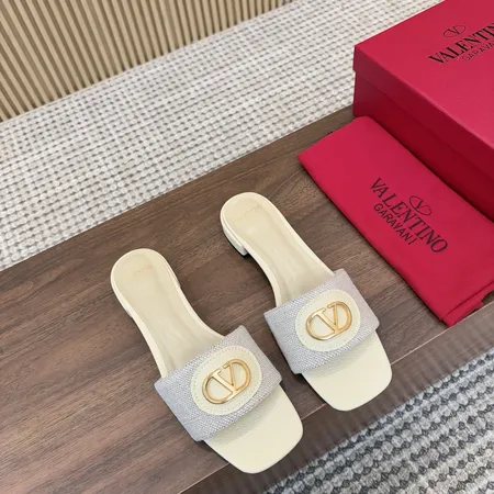 ヴァレンティノ スリッパ