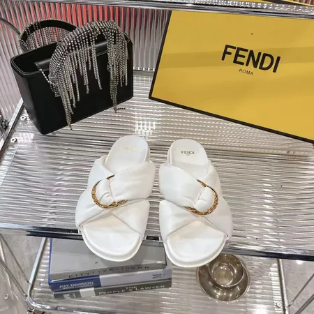 フェンディ スリッパ