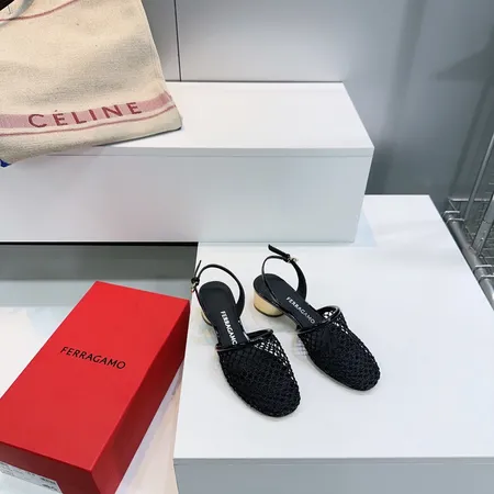 フェラガモ サンダル