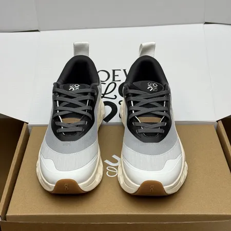 ロエベ スニーカー