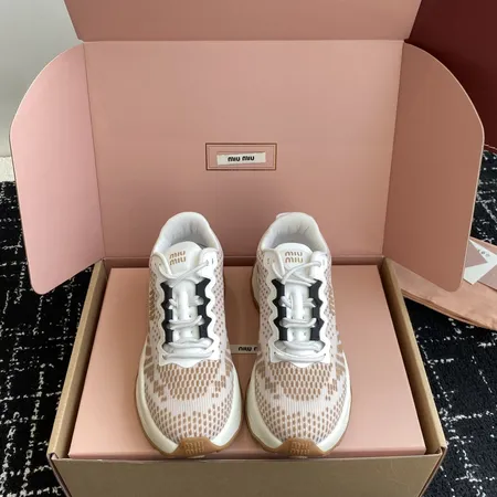 ミュウミュウ スニーカー
