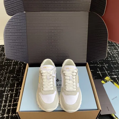 プラダ スニーカー