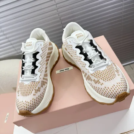 ミュウミュウ スニーカー