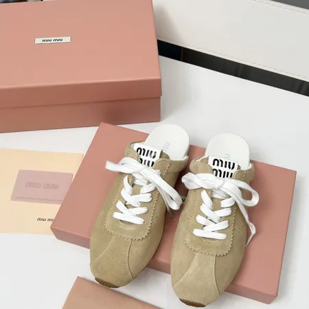 ミュウミュウ カジュアルシューズ