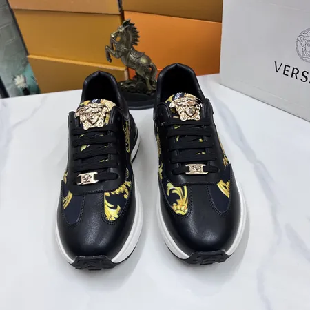 ヴェルサーチ カジュアルシューズ