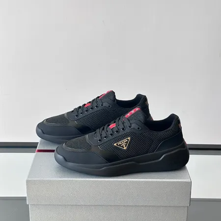 プラダ スニーカー