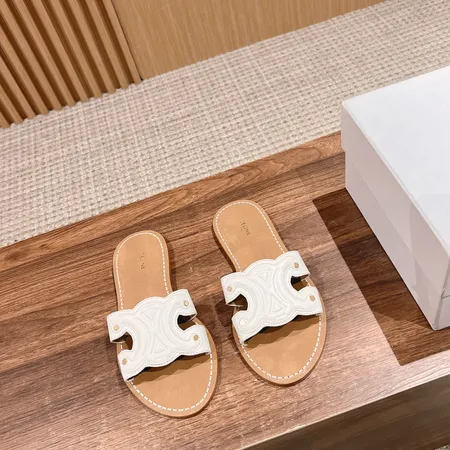 セリーヌ スリッパ