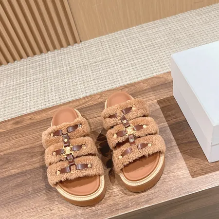 セリーヌ スリッパ