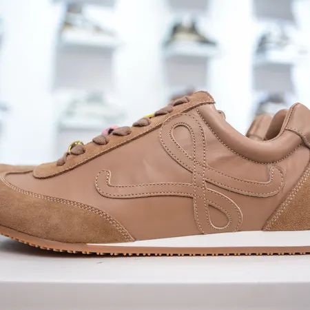 ロエベ スニーカー