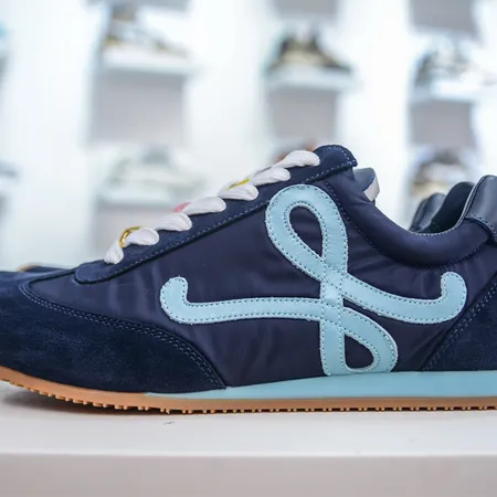 ロエベ スニーカー