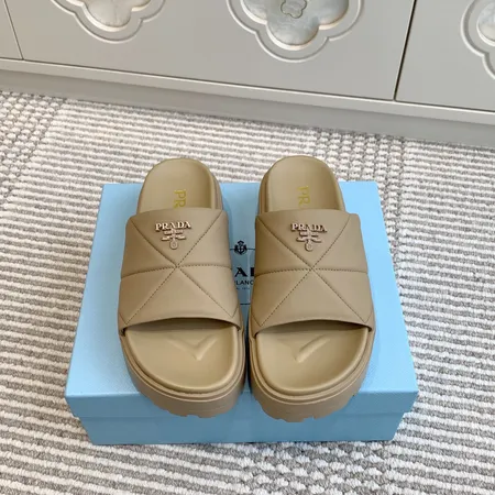 プラダ スリッパ