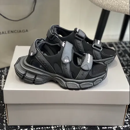 バレンシアガ サンダル