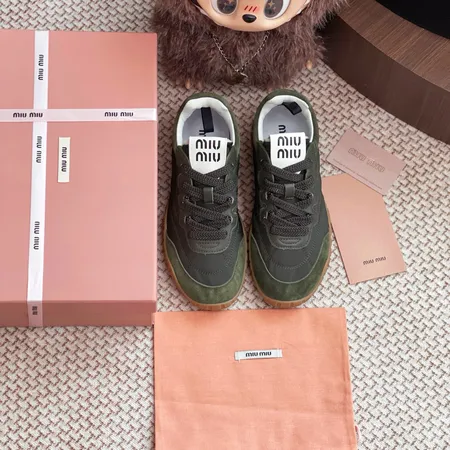 ミュウミュウ スニーカー