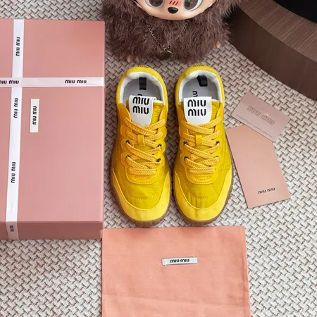 ミュウミュウ スニーカー