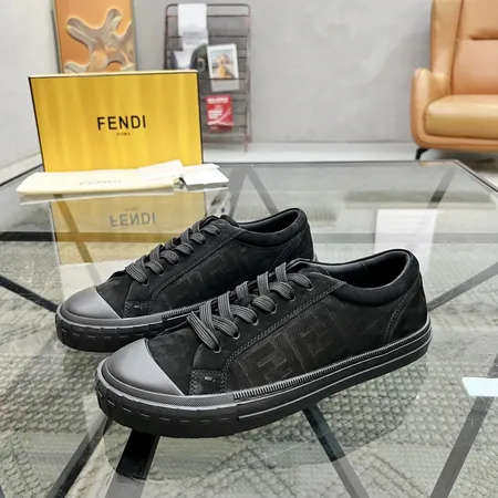 フェンディ カジュアルシューズ