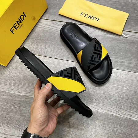 フェンディ スリッパ