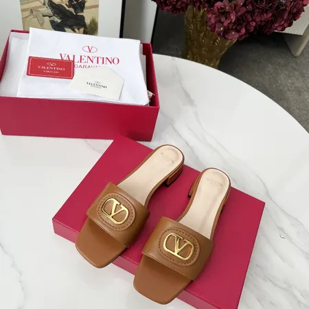 ヴァレンティノ スリッパ