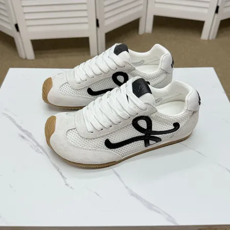 ロエベ スニーカー