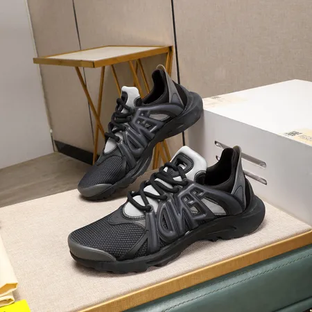 フェンディ スニーカー