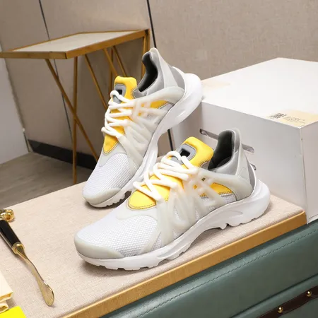 フェンディ スニーカー