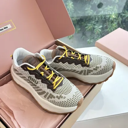 ミュウミュウ スニーカー