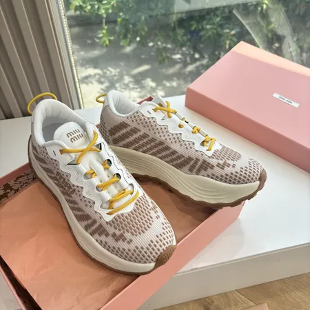 ミュウミュウ スニーカー