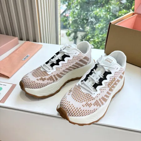 ミュウミュウ スニーカー