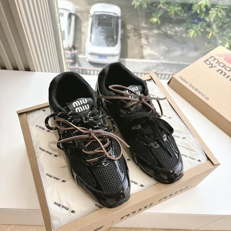 ミュウミュウ スニーカー