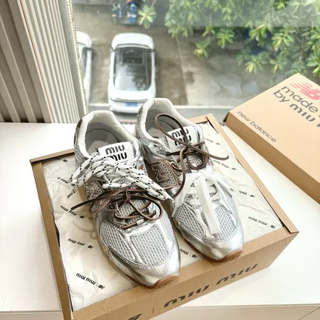 ミュウミュウ スニーカー