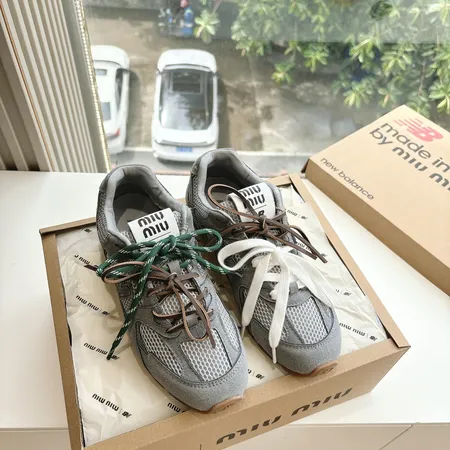 ミュウミュウ スニーカー