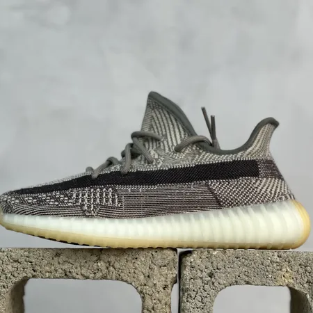 アディダス スニーカー