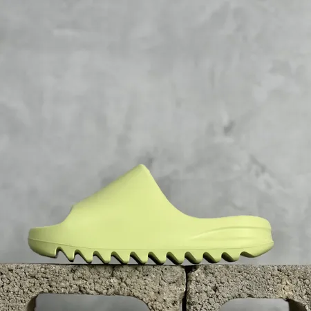 アディダス スリッパ