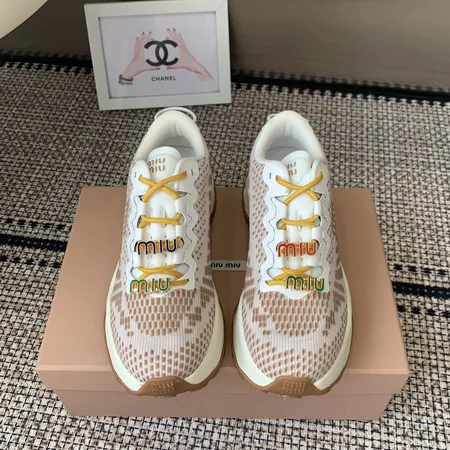 ミュウミュウ スニーカー
