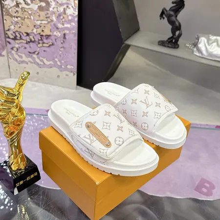ルイヴィトン スリッパ