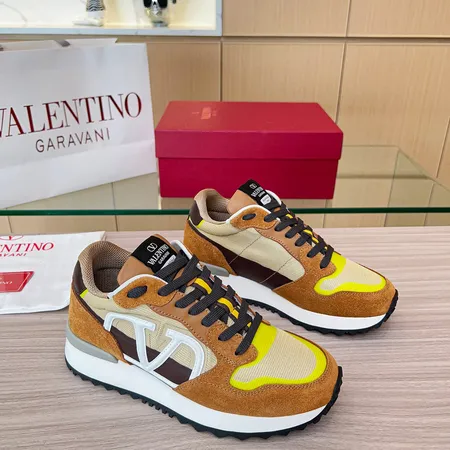 ヴァレンティノ スニーカー