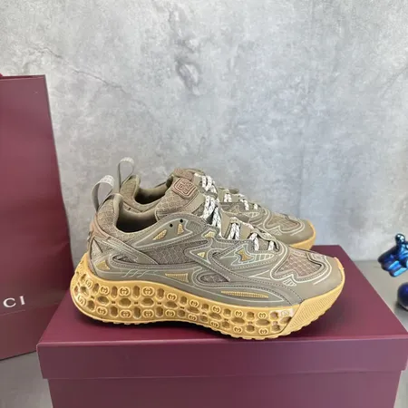 グッチ スニーカー